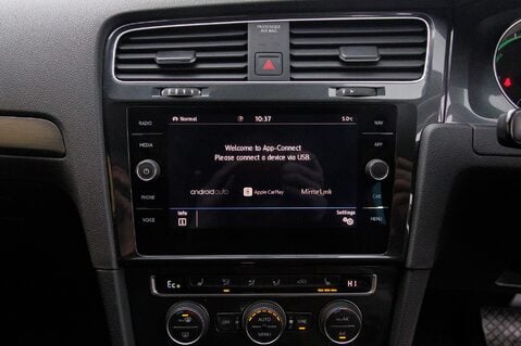 Volkswagen Golf E-GOLF 29