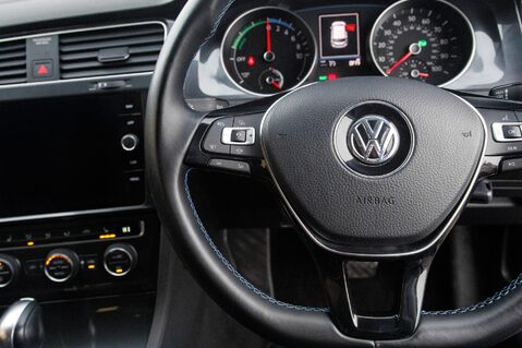 Volkswagen Golf E-GOLF 19