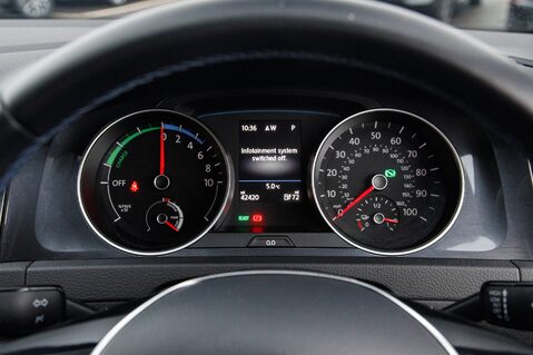 Volkswagen Golf E-GOLF 15