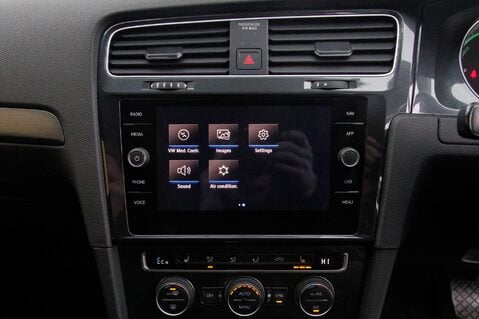 Volkswagen Golf E-GOLF 23