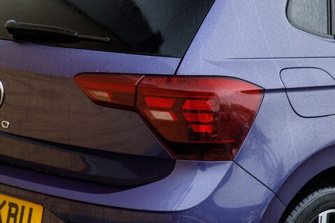 Volkswagen Polo R-LINE TSI 9