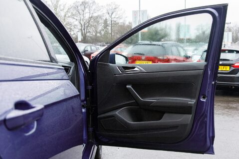 Volkswagen Polo R-LINE TSI 15