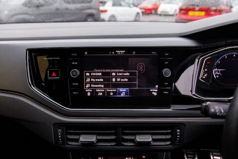 Volkswagen Polo R-LINE TSI 26