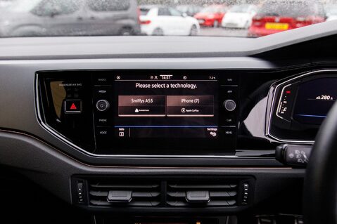 Volkswagen Polo R-LINE TSI 29