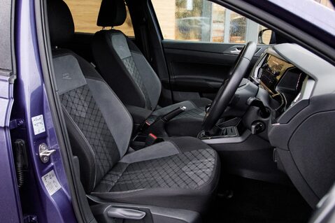 Volkswagen Polo R-LINE TSI 33