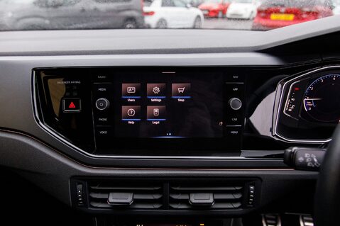 Volkswagen Polo R-LINE TSI 24