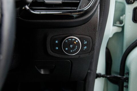 Ford Fiesta B AND O PLAY TITANIUM 17