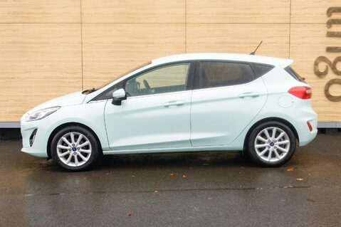 Ford Fiesta B AND O PLAY TITANIUM 13
