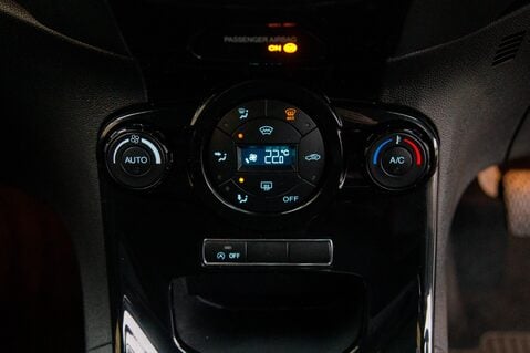 Ford Fiesta TITANIUM 40