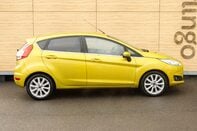 Ford Fiesta TITANIUM 12