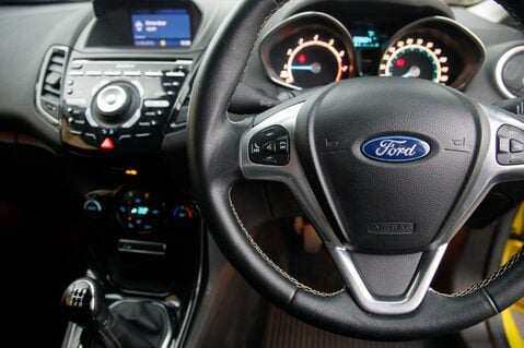 Ford Fiesta TITANIUM 19