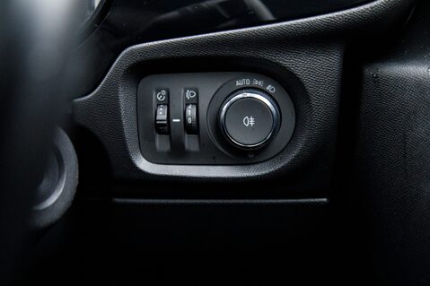 Vauxhall Corsa SE 16