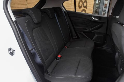 Ford Focus ZETEC TDCI 33