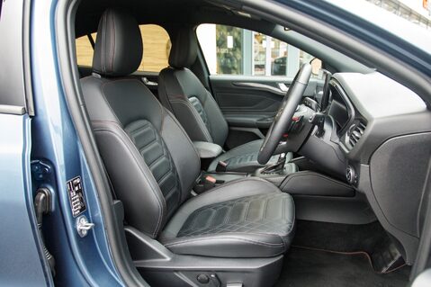 Ford Focus ST-LINE VIGNALE MHEV 32