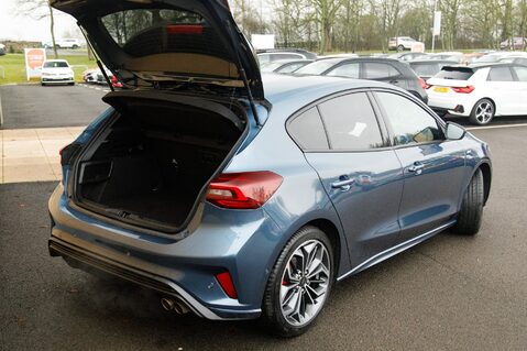 Ford Focus ST-LINE VIGNALE MHEV 36