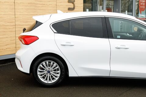 Ford Focus TITANIUM 7