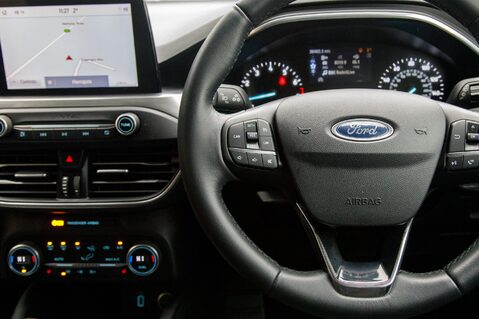 Ford Focus TITANIUM 18