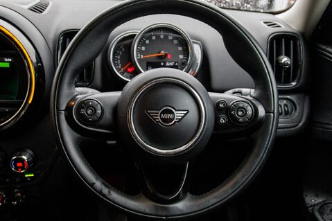 Mini Countryman COOPER CLASSIC 20