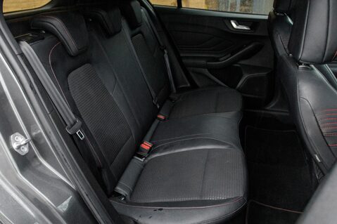 Ford Focus ST-LINE X 33