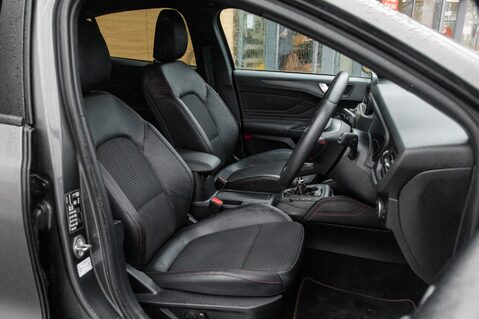 Ford Focus ST-LINE X 28