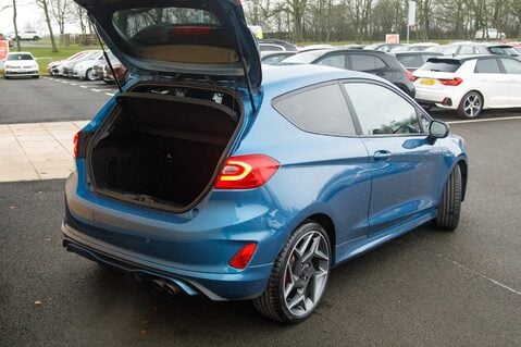 Ford Fiesta ST-3 32