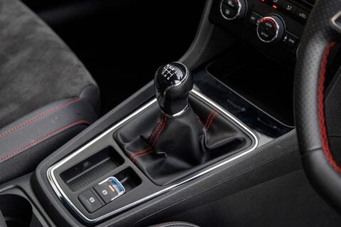 SEAT Leon TSI EVO FR BLACK EDITION 34