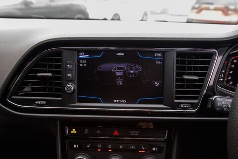 SEAT Leon TSI EVO FR BLACK EDITION 24