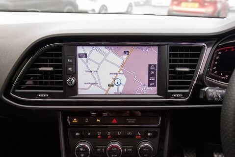 SEAT Leon TSI EVO FR BLACK EDITION 32