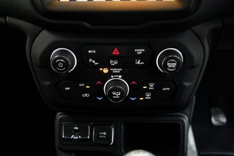 Jeep Renegade LIMITED 32