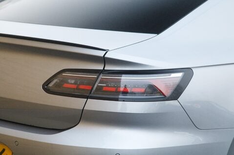 Volkswagen Arteon R-LINE TSI DSG 9