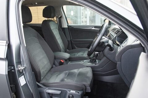 Volkswagen Tiguan Allspace SEL TSI DSG 32
