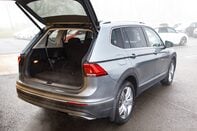 Volkswagen Tiguan Allspace SEL TSI DSG 42