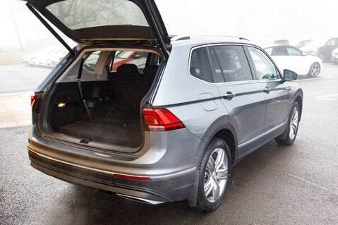 Volkswagen Tiguan Allspace SEL TSI DSG 42
