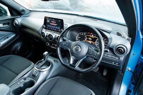 Nissan Juke Juke 1.0 DiG-T 114 N-Connecta 5dr DCT Ha 4