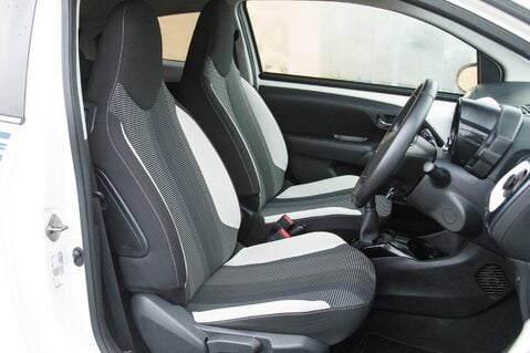 Peugeot 108 PURETECH COLLECTION 28