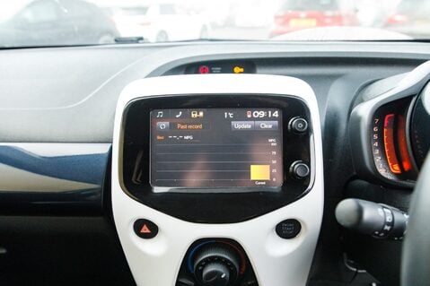 Peugeot 108 PURETECH COLLECTION 26