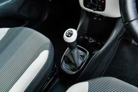 Peugeot 108 PURETECH COLLECTION 29