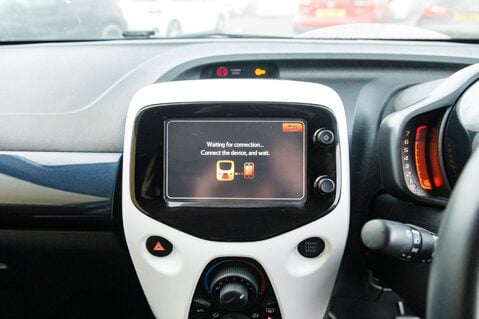 Peugeot 108 PURETECH COLLECTION 24