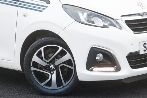 Peugeot 108 PURETECH COLLECTION 11