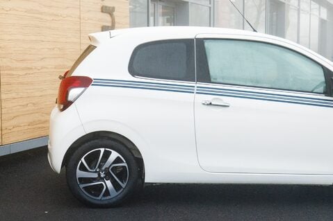 Peugeot 108 PURETECH COLLECTION 7