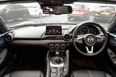 Mazda MX-5 SPORT TECH 3