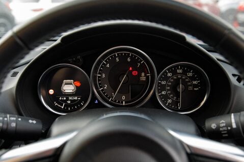 Mazda MX-5 SPORT TECH 15