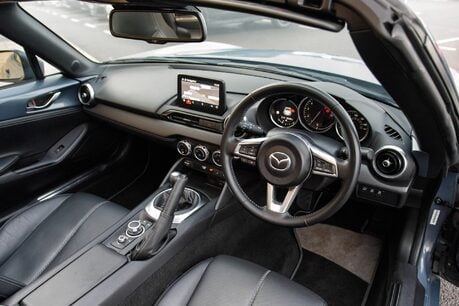 Mazda MX-5 SPORT TECH