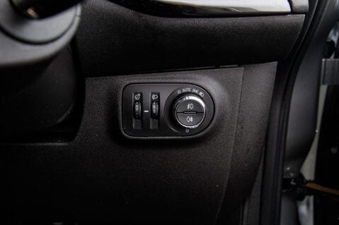 Vauxhall Corsa SRI NAV S/S 15