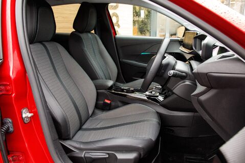 Peugeot 208 ALLURE 28