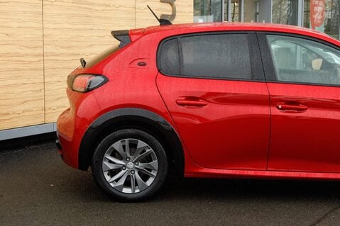 Peugeot 208 ALLURE 7