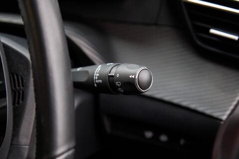 Peugeot 208 ALLURE 16