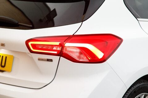 Ford Focus TITANIUM X EDITION MHEV 9