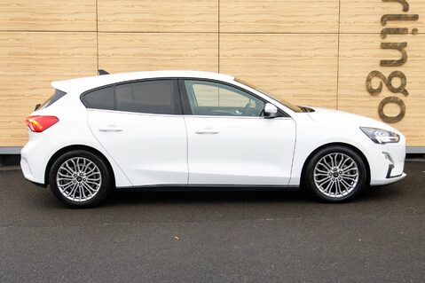 Ford Focus TITANIUM X EDITION MHEV 12