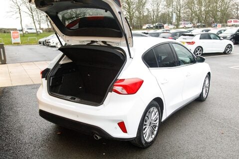 Ford Focus TITANIUM X EDITION MHEV 35